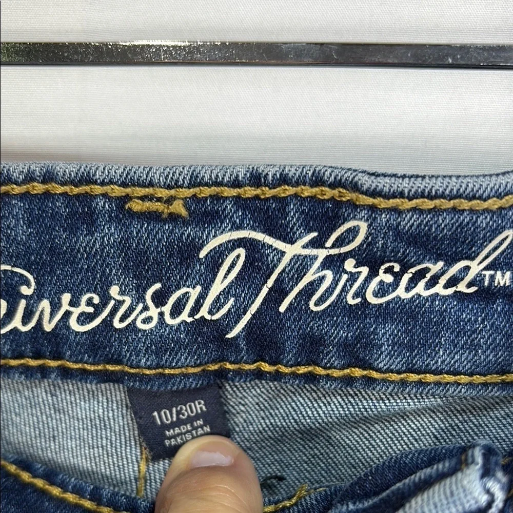 🐬Universal Thread Blue Distressed Jean Shorts step hem